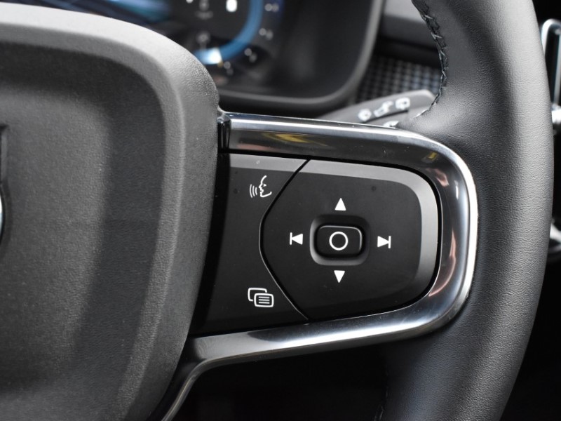 2025 (25) VOLVO XC40 2.0 B4P Plus Dark 5dr Auto 5069539