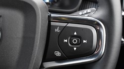 2025 (25) VOLVO XC40 2.0 B4P Plus Dark 5dr Auto 5069539