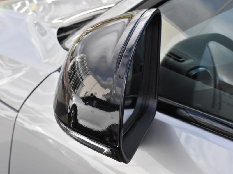 2025 (25) VOLVO XC40 2.0 B4P Plus Dark 5dr Auto 5069572