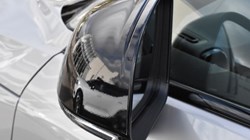 2025 (25) VOLVO XC40 2.0 B4P Plus Dark 5dr Auto 5069572