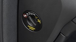 2025 (25) VOLVO XC40 2.0 B4P Plus Dark 5dr Auto 5069560