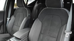 2025 (25) VOLVO XC40 2.0 B4P Plus Dark 5dr Auto 5069561