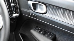 2025 (25) VOLVO XC40 2.0 B4P Plus Dark 5dr Auto 5069550