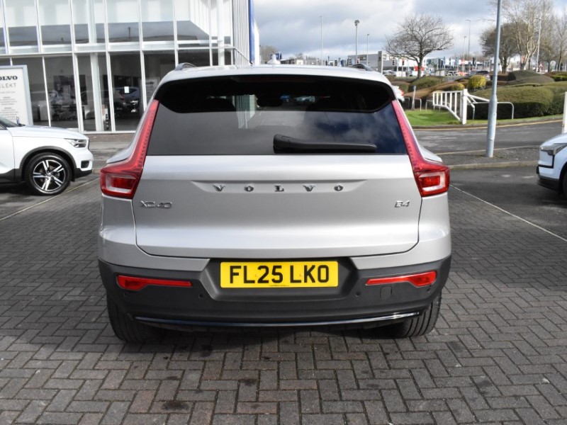 2025 (25) VOLVO XC40 2.0 B4P Plus Dark 5dr Auto 5069576