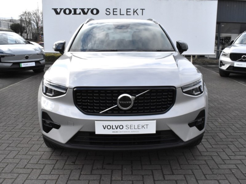 2025 (25) VOLVO XC40 2.0 B4P Plus Dark 5dr Auto 5069527