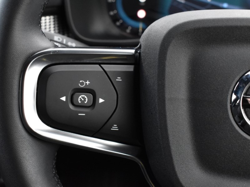 2025 (25) VOLVO XC40 2.0 B4P Plus Dark 5dr Auto 5069538