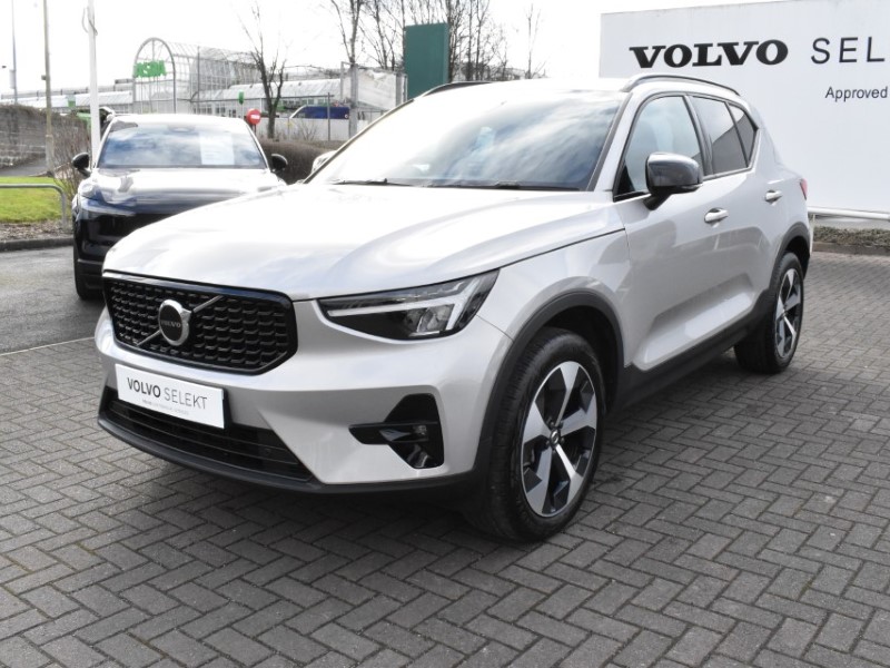 2025 (25) VOLVO XC40 2.0 B4P Plus Dark 5dr Auto 5069528