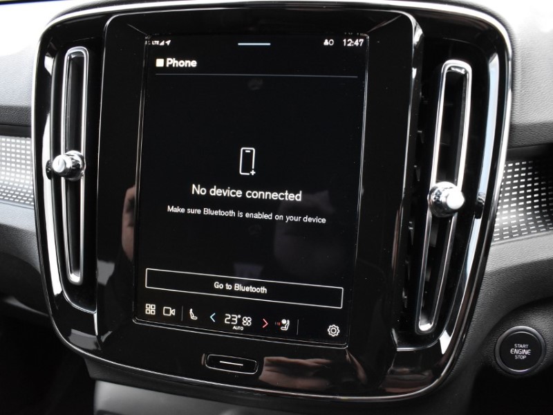 2025 (25) VOLVO XC40 2.0 B4P Plus Dark 5dr Auto 5069542