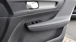 2025 (25) VOLVO XC40 2.0 B4P Plus Dark 5dr Auto 5069535