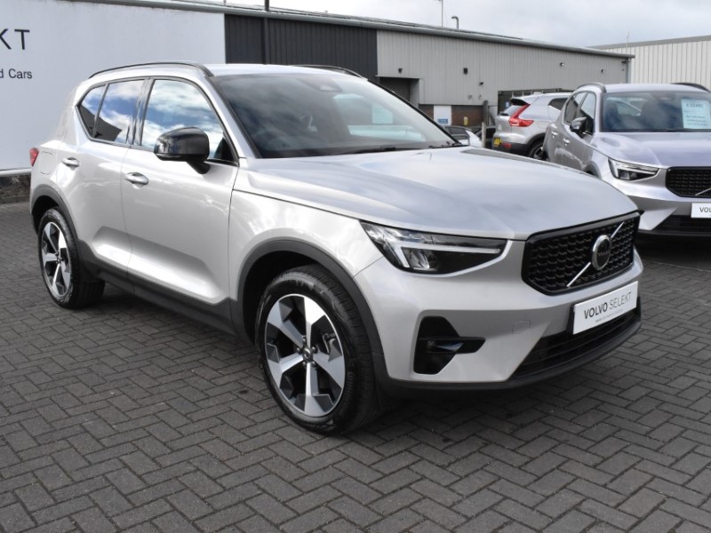 2025 (25) VOLVO XC40 2.0 B4P Plus Dark 5dr Auto