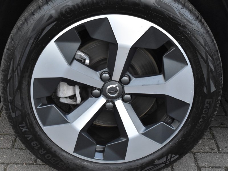 2025 (25) VOLVO XC40 2.0 B4P Plus Dark 5dr Auto 5069570