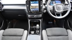 2025 (25) VOLVO XC40 2.0 B4P Plus Dark 5dr Auto 5069557
