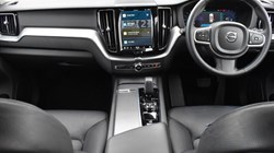 2022 (72) VOLVO XC60 2.0 B5P Core 5dr AWD Geartronic 5079409