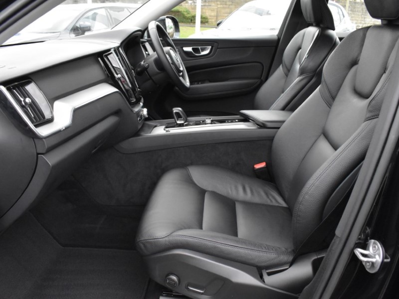 2022 (72) VOLVO XC60 2.0 B5P Core 5dr AWD Geartronic 5079410