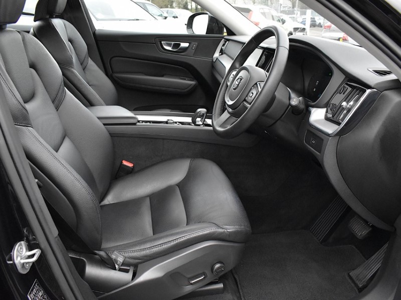 2022 (72) VOLVO XC60 2.0 B5P Core 5dr AWD Geartronic 5079348