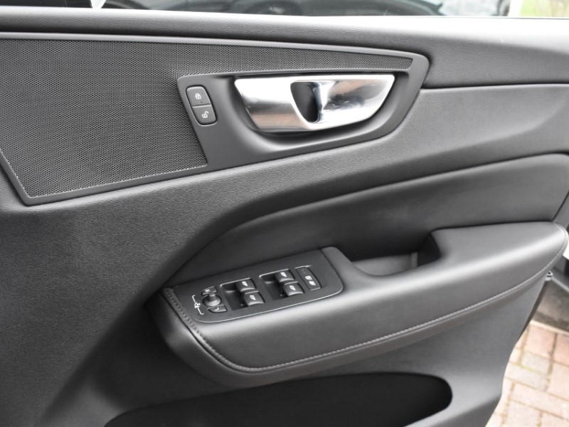 2022 (72) VOLVO XC60 2.0 B5P Core 5dr AWD Geartronic 5079345