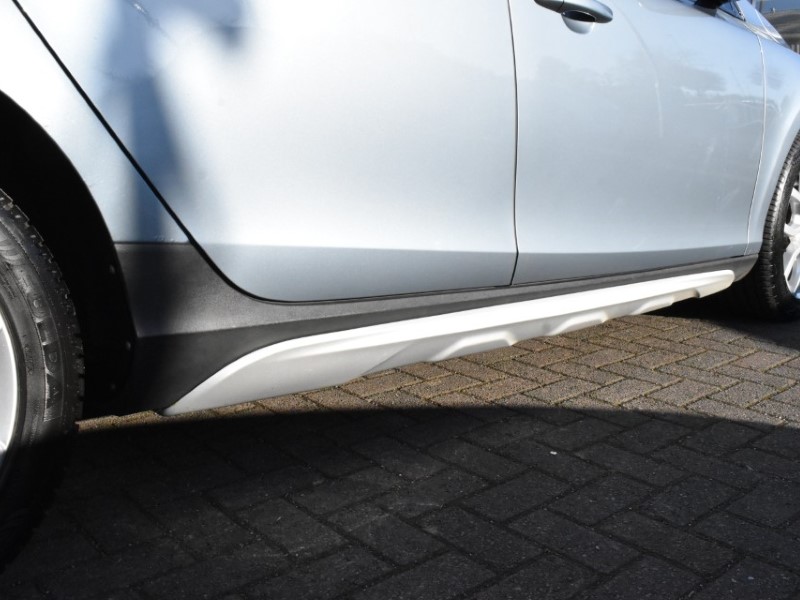 2017 (67) VOLVO V40 D4 [190] Cross Country Pro 5dr 5073568