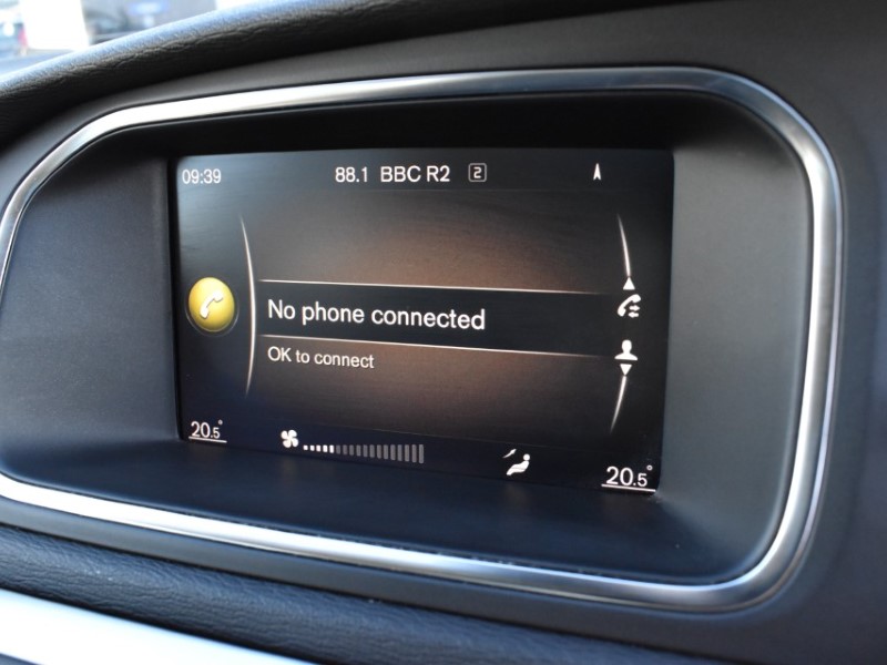 2017 (67) VOLVO V40 D4 [190] Cross Country Pro 5dr 5073540