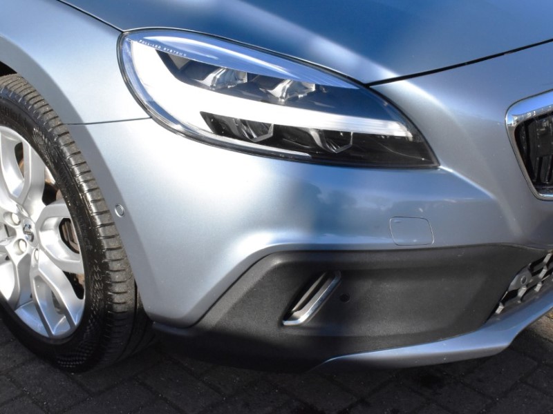 2017 (67) VOLVO V40 D4 [190] Cross Country Pro 5dr 5073569