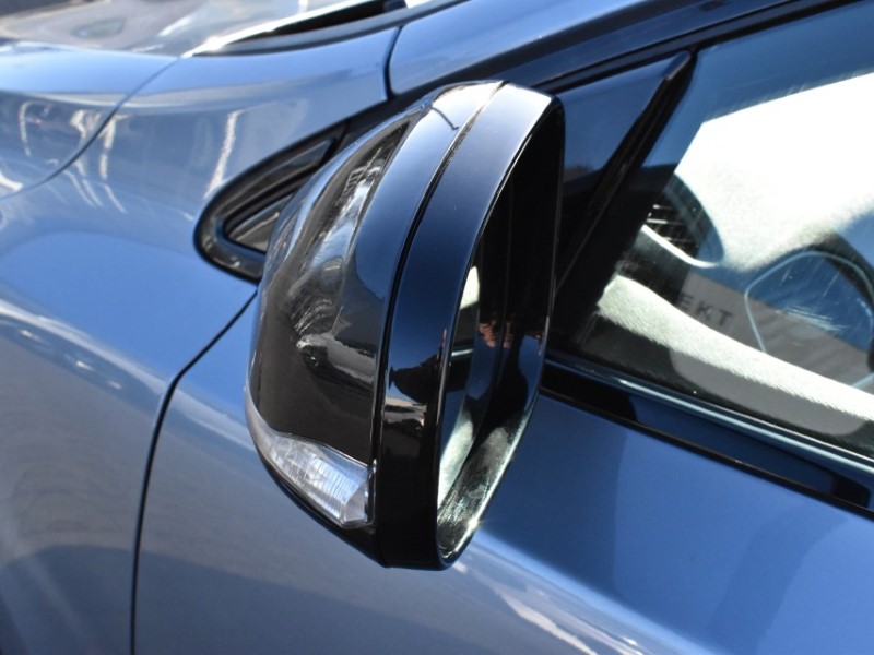 2017 (67) VOLVO V40 D4 [190] Cross Country Pro 5dr 5073561