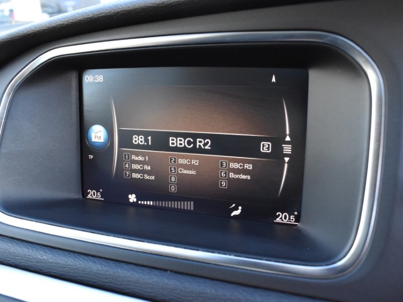 2017 (67) VOLVO V40 D4 [190] Cross Country Pro 5dr 5073538