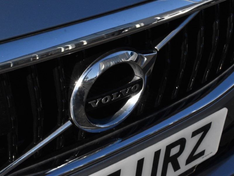 2017 (67) VOLVO V40 D4 [190] Cross Country Pro 5dr 5073570