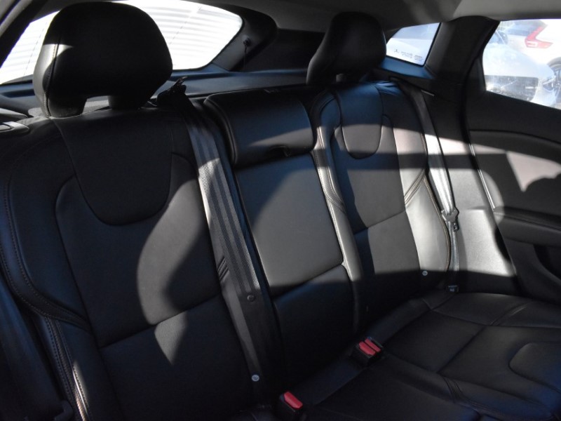 2017 (67) VOLVO V40 D4 [190] Cross Country Pro 5dr 5073549