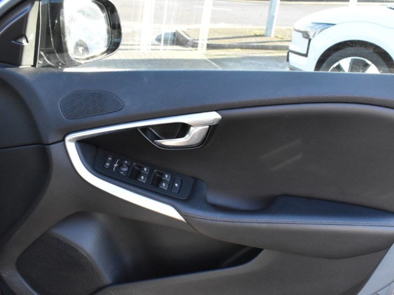 2017 (67) VOLVO V40 D4 [190] Cross Country Pro 5dr 5073546