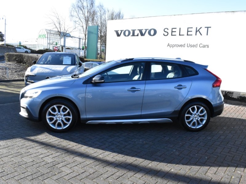 2017 (67) VOLVO V40 D4 [190] Cross Country Pro 5dr 5073530