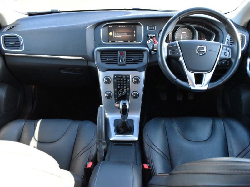 2017 (67) VOLVO V40 D4 [190] Cross Country Pro 5dr 5073552