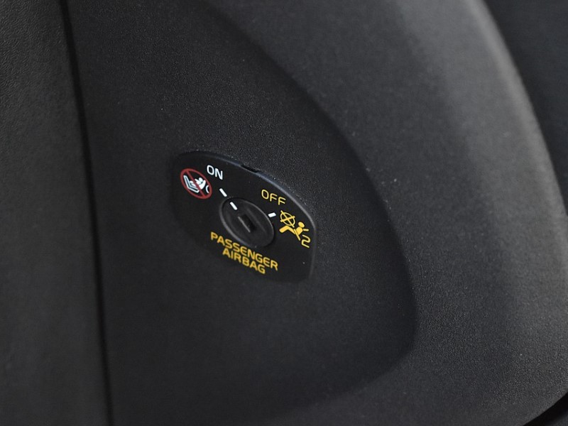 2017 (67) VOLVO V40 D4 [190] Cross Country Pro 5dr 5073554