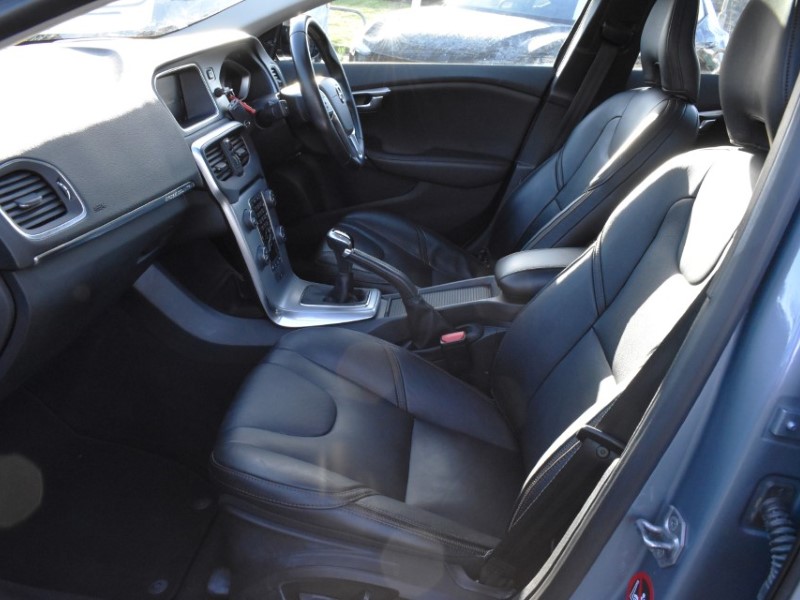 2017 (67) VOLVO V40 D4 [190] Cross Country Pro 5dr 5073553