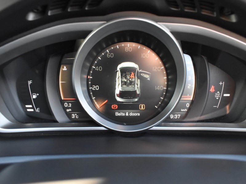 2017 (67) VOLVO V40 D4 [190] Cross Country Pro 5dr 5073532