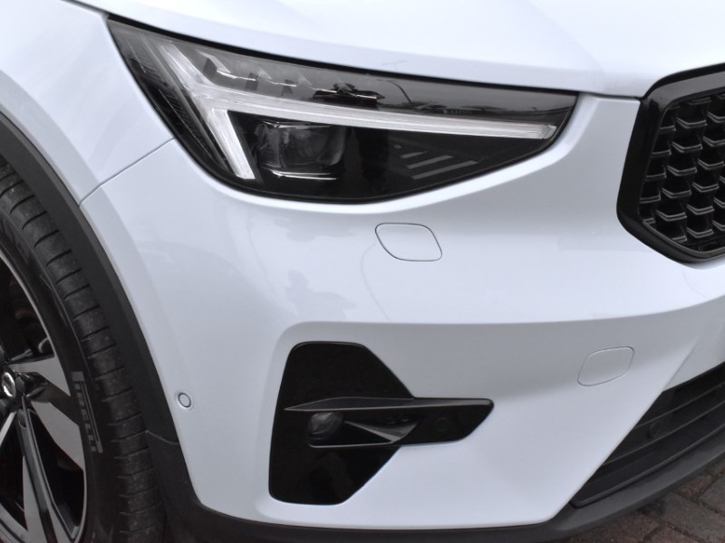 2025 (74) VOLVO XC40 2.0 B4P Ultra Dark 5dr Auto 5143346