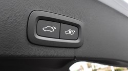 2025 (74) VOLVO XC40 2.0 B4P Ultra Dark 5dr Auto 5143334