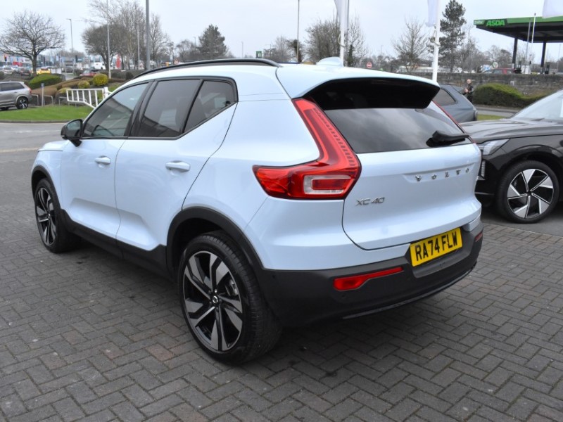 2025 (74) VOLVO XC40 2.0 B4P Ultra Dark 5dr Auto 5143258