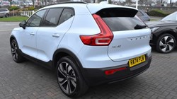 2025 (74) VOLVO XC40 2.0 B4P Ultra Dark 5dr Auto 5143258