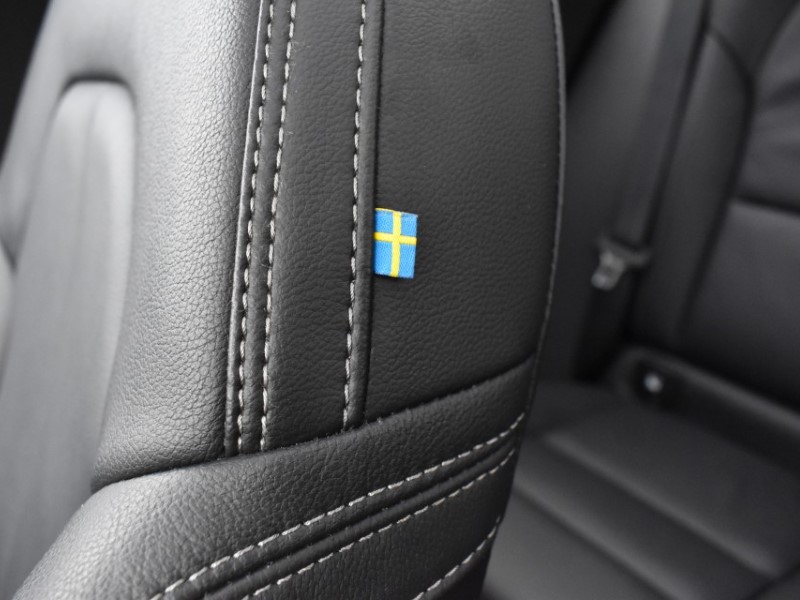 2025 (74) VOLVO XC40 2.0 B4P Ultra Dark 5dr Auto 5143328