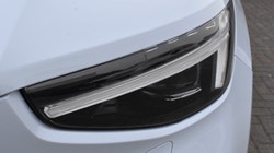 2025 (74) VOLVO XC40 2.0 B4P Ultra Dark 5dr Auto 5143348