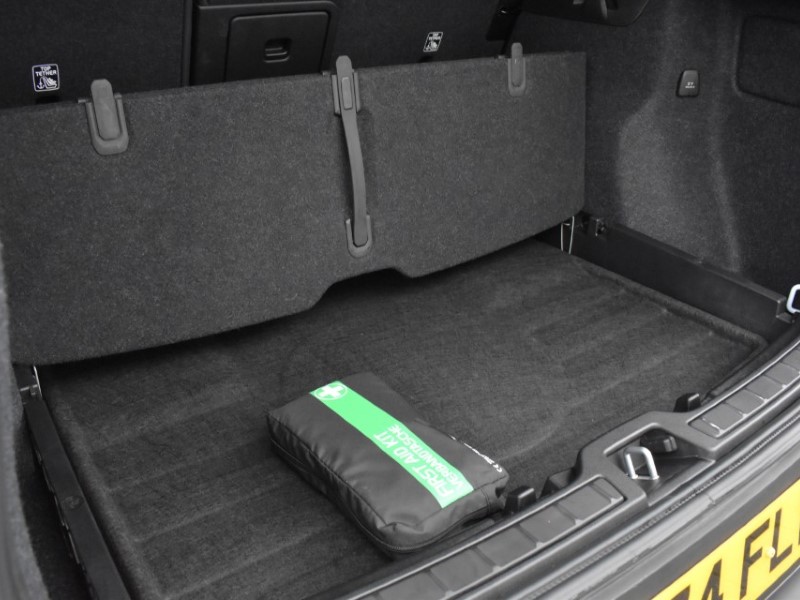 2025 (74) VOLVO XC40 2.0 B4P Ultra Dark 5dr Auto 5143333