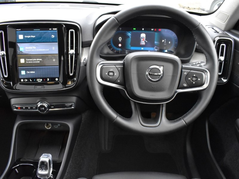 2025 (74) VOLVO XC40 2.0 B4P Ultra Dark 5dr Auto 5143323
