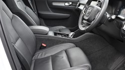 2025 (74) VOLVO XC40 2.0 B4P Ultra Dark 5dr Auto 5143313