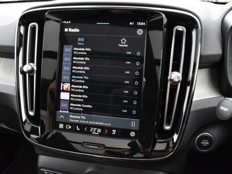 2025 (74) VOLVO XC40 2.0 B4P Ultra Dark 5dr Auto 5143307