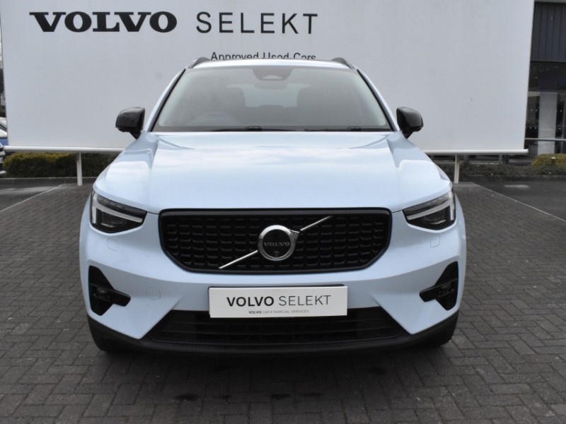 2025 (74) VOLVO XC40 2.0 B4P Ultra Dark 5dr Auto 5143256