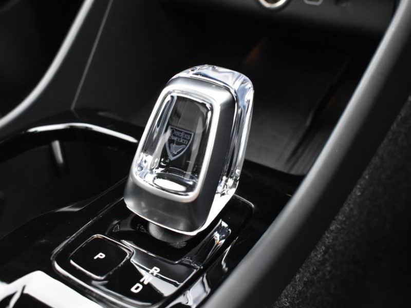 2025 (74) VOLVO XC40 2.0 B4P Ultra Dark 5dr Auto 5143300