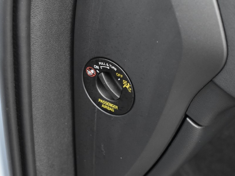 2025 (74) VOLVO XC40 2.0 B4P Ultra Dark 5dr Auto 5143326