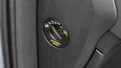 2025 (74) VOLVO XC40 2.0 B4P Ultra Dark 5dr Auto 5143326