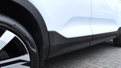 2025 (74) VOLVO XC40 2.0 B4P Ultra Dark 5dr Auto 5143344