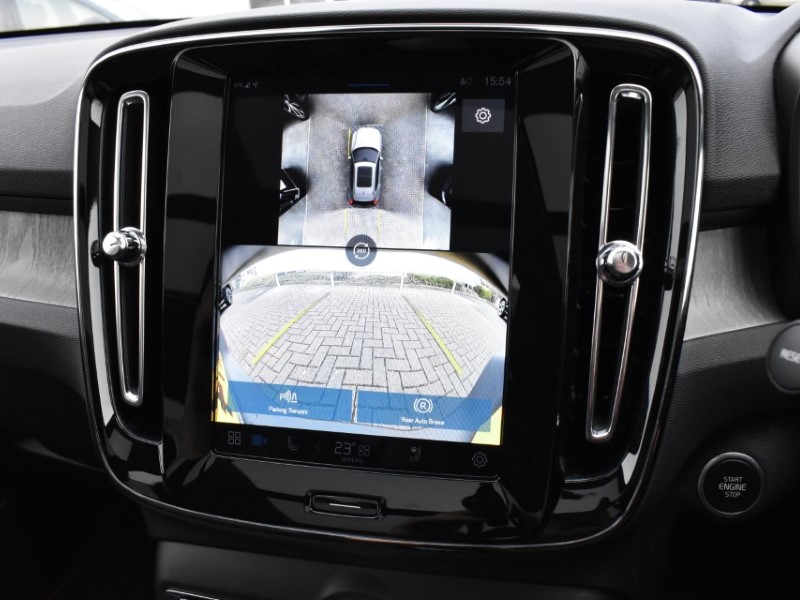 2025 (74) VOLVO XC40 2.0 B4P Ultra Dark 5dr Auto 5143308