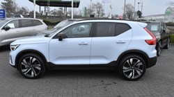 2025 (74) VOLVO XC40 2.0 B4P Ultra Dark 5dr Auto 5143263